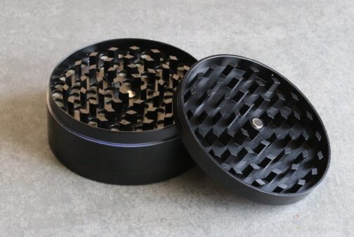 Professional Herb Grinder-3 Piece Metal-Black